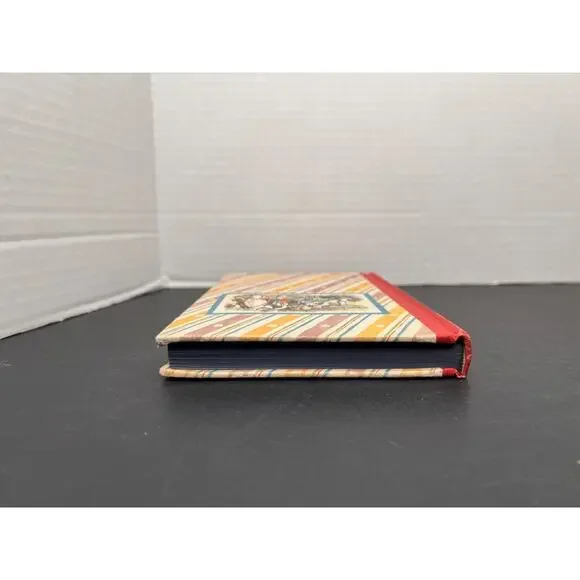 Book, Alice's Adventures in Wonderland, hardcover, Lewis Carroll, set of two - Picture 6 of 16